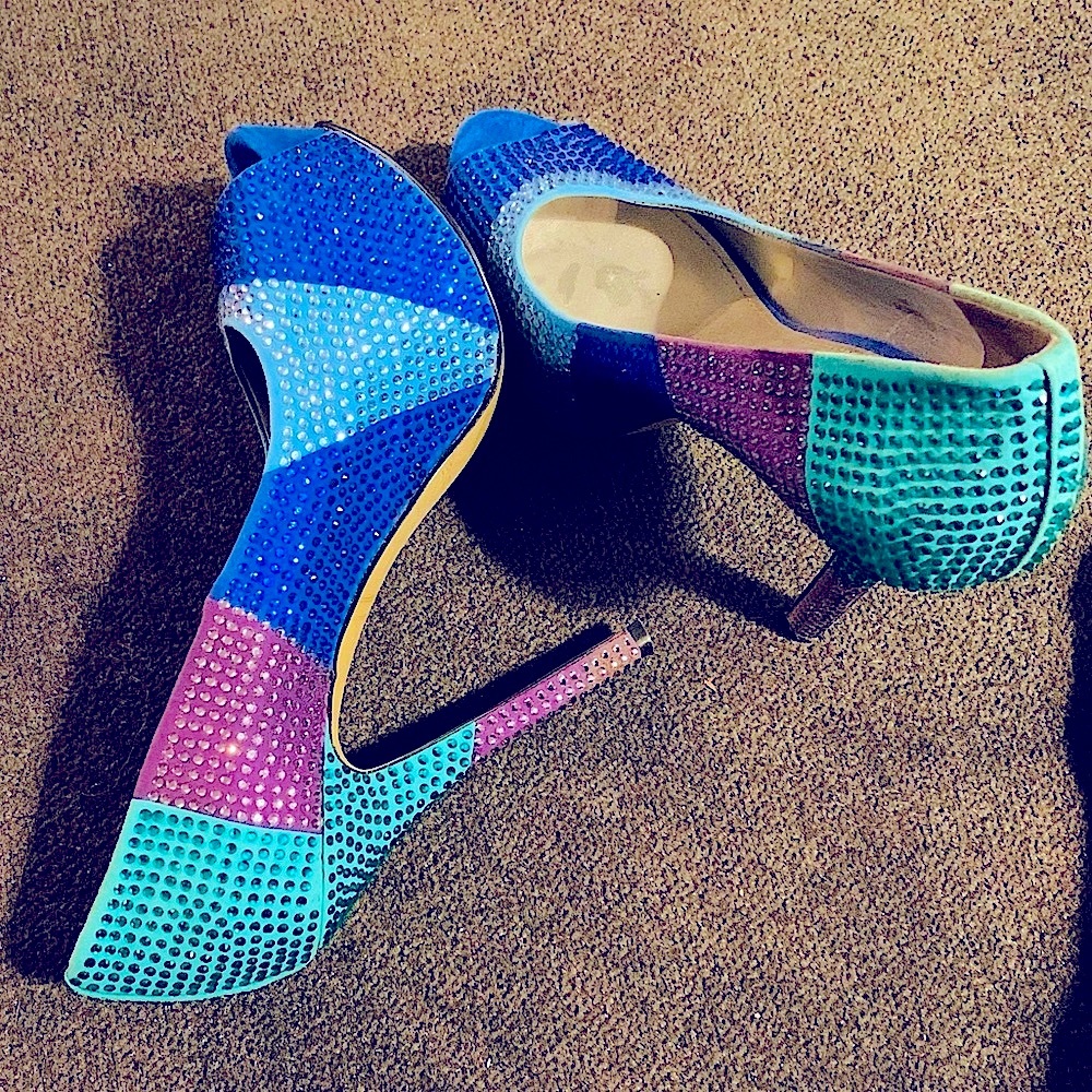 ENZO ANGIOLINI BEADED EVENING HEEL - Picture 3 of 9